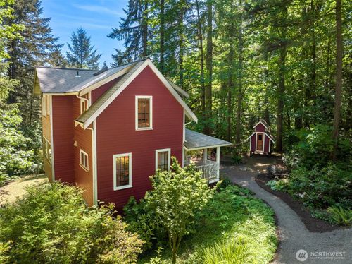 7026 Island Center Rd Ne, Bainbridge Island, WA, 98110-2684 | Card Image