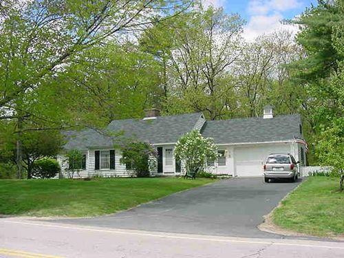 8 Logging Hill Rd, Bow, NH, 03304-3720 | Card Image