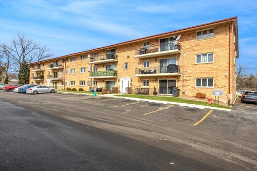 2h-9430 Greenbriar Dr, Hickory Hills, IL, 60457-1750 | Card Image