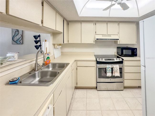 APT-836 - 8211 Brent St, Condo with 2 bedrooms, 2 bathrooms and null parking in PORT RICHEY FL | Image 8