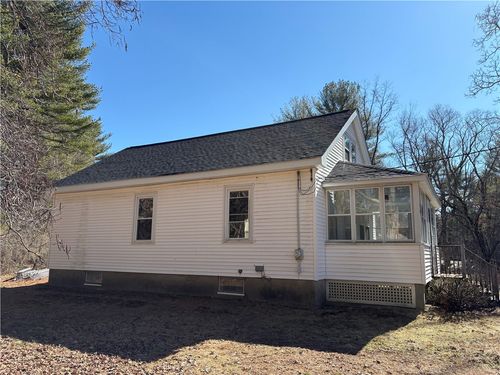52 Carpenter St, Seekonk, MA, 02771-1105 | Card Image