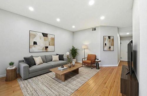 354 Shadow Run Dr, San Jose, CA, 95110 | Card Image