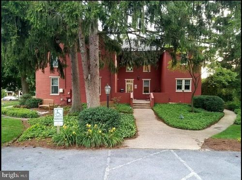405 E Chocolate Ave, HERSHEY, PA, 17033-1331 | Card Image