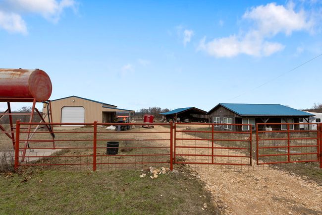 Out buildings | Image 7