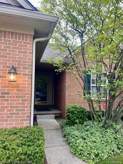 Covered front porch. | Image 3