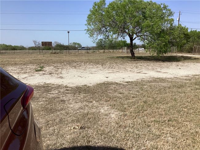 4394 W Highway 44, House other with 1 bedrooms, 3 bathrooms and null parking in Alice TX | Image 9