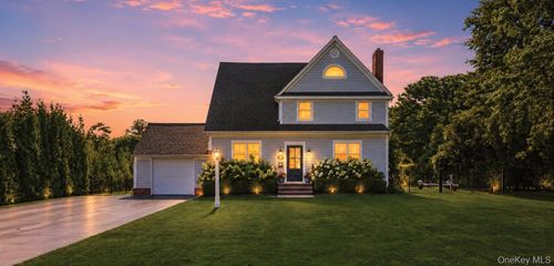 22 S Gillette Avenue, Islip, NY, 11705 | Card Image