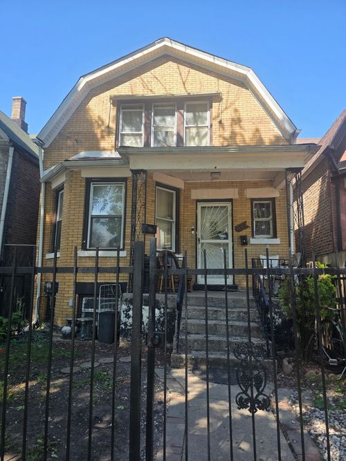 912 N Trumbull Ave, Chicago, IL, 60651-4042 | Card Image
