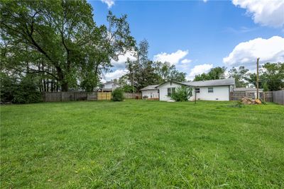 705 Nw 7th Street, House other with 3 bedrooms, 2 bathrooms and null parking in Bentonville AR | Image 2