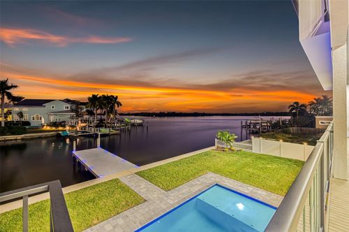 2121 Bayou Grande Blvd Ne, ST PETERSBURG, FL, 33703-3439 | Card Image