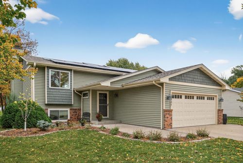 2337 Maxwell Ln, Chaska, MN, 55318-2801 | Card Image