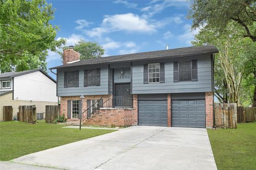 15231 Silverman St, Webster, TX, 77598-2011 | Card Image
