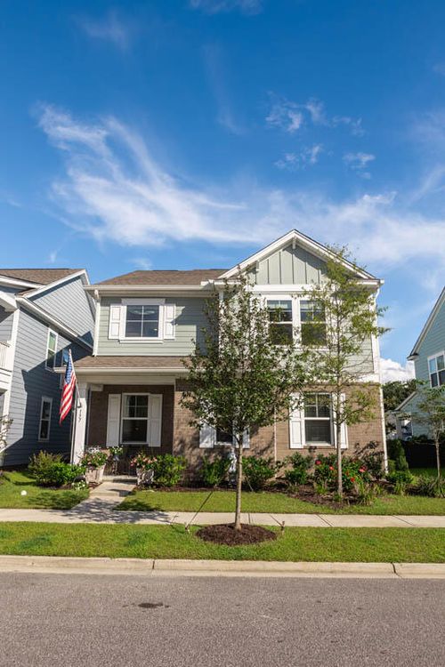 137 Brant Dr, Summerville, SC, 29483-8217 | Card Image