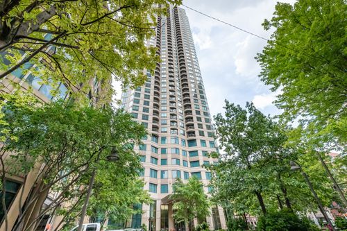 2409-400 N La Salle Dr, Chicago, IL, 60654 | Card Image