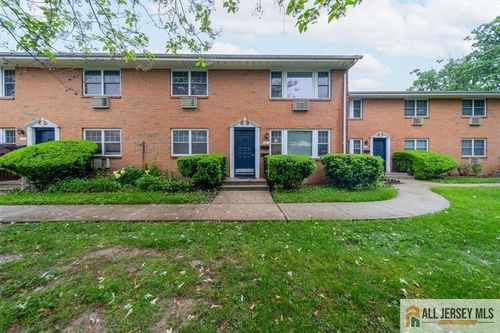 l-132 The Orch, East Windsor, NJ, 08512 | Card Image