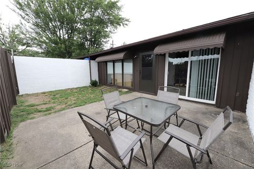 26 Greenfield Ct, Berea, OH, 44017-2742 | Card Image