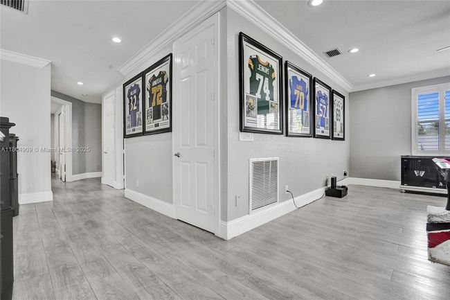 10457 Laurel Rd, House other with 6 bedrooms, 6 bathrooms and null parking in Davie FL | Image 45