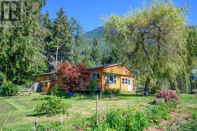 600 Ryan's Rd, House other with 2 bedrooms, 1 bathrooms and 5 parking in Sayward BC | Image 1