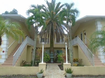 101 - 8140 Country Road, Condo with 1 bedrooms, 1 bathrooms and null parking in Fort Myers FL | Image 1