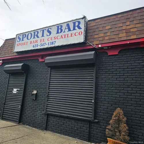 137 Broadway, Huntington Station, NY, 11746-1401 | Card Image