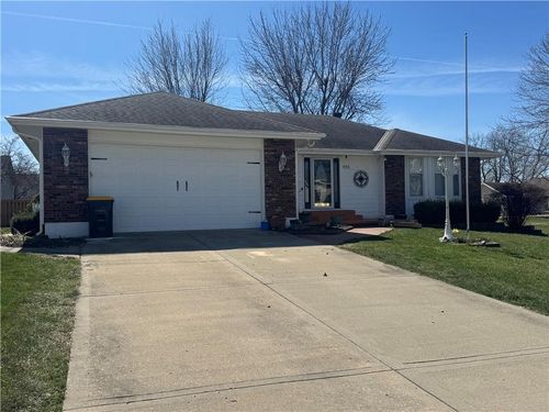 813 Dogwood St, Excelsior Springs, MO, 64024-3322 | Card Image