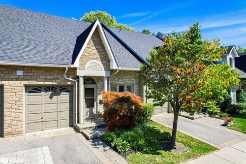 6-1010 Cristina Crt, Mississauga, ON, L5J4T7 | Card Image