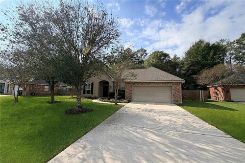 236 Calumet Dr, Madisonville, LA, 70447-9110 | Card Image