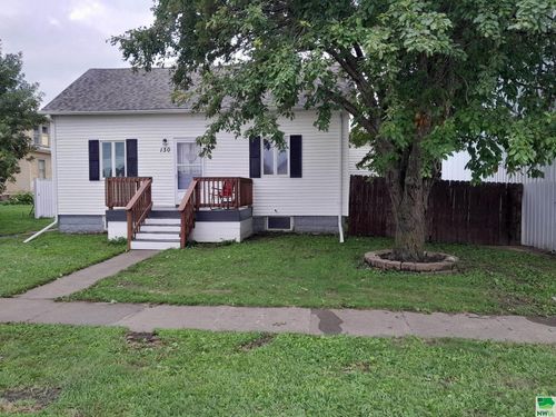 130 Dakota St, Akron, IA, 51001-8505 | Card Image