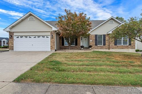 2 Copper Trail Ct, Saint Charles, MO, 63301-3230 | Card Image