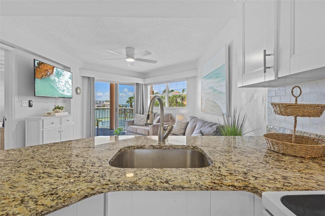 APT-210 - 5445 Gulf Blvd, Condo with 2 bedrooms, 2 bathrooms and null parking in ST PETE BEACH FL | Image 7