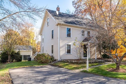 18 Norfolk Ave, Medway, MA, 02053-1535 | Card Image