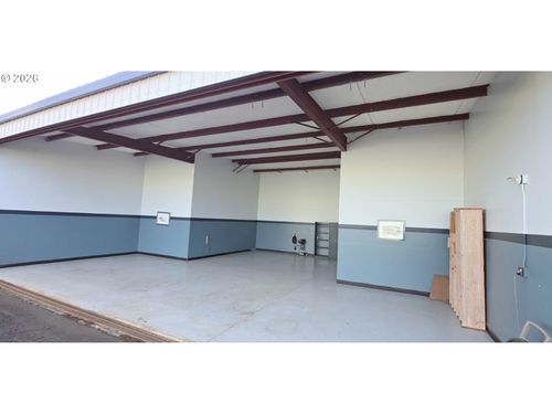 2955 Ne Cornell Rd, Hillsboro, OR, 97124 | Card Image