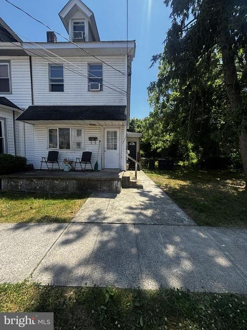50 W Monroe St, MOUNT HOLLY, NJ, 08060-1721 | Card Image