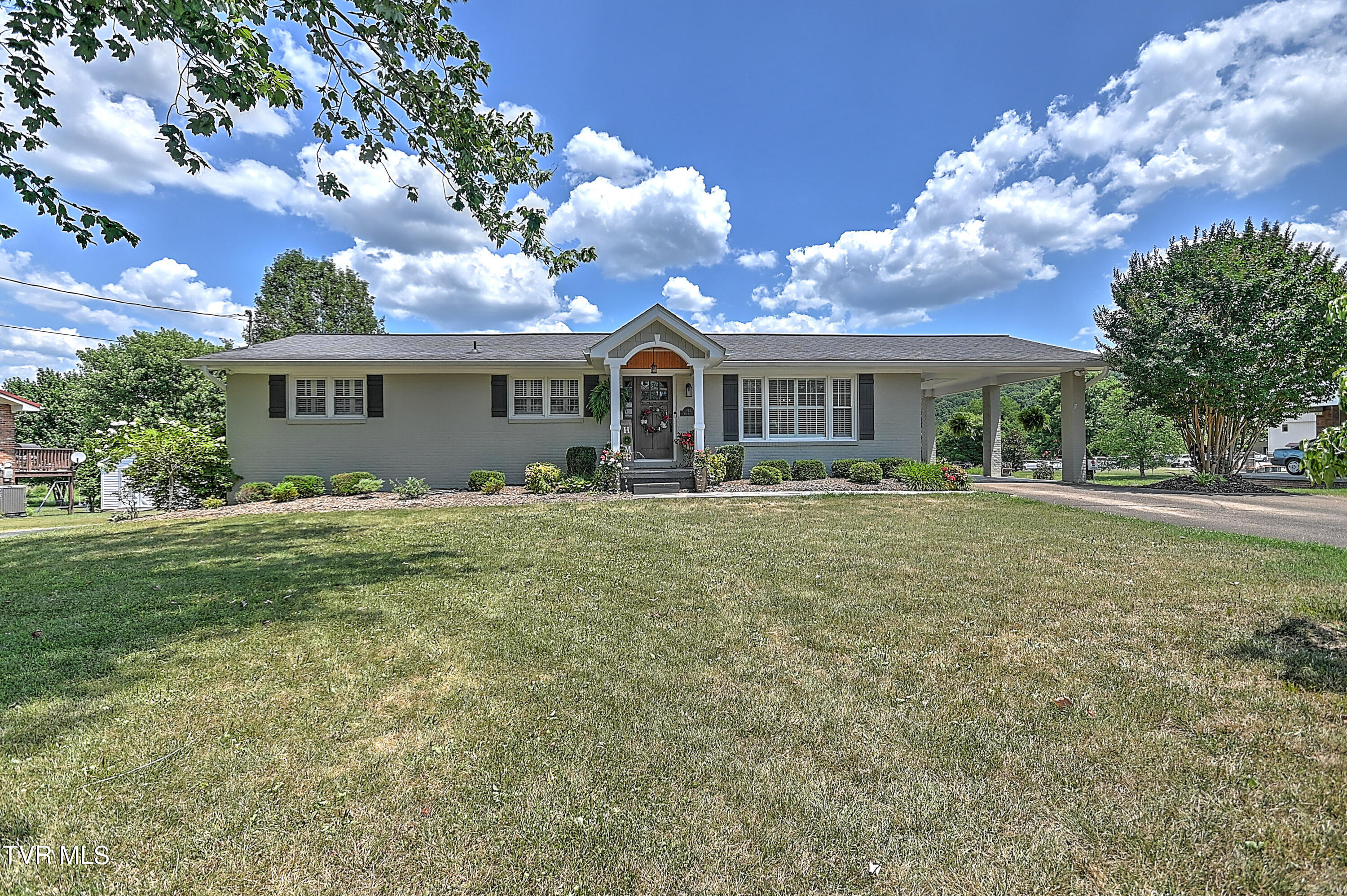 Oak St, Blountville, TN 37617