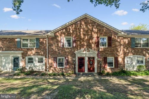 478-8372 Forrester Blvd, SPRINGFIELD, VA, 22152-1735 | Card Image