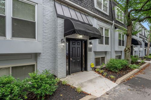 3202-125 Forest Ave, Lexington, KY, 40508-2372 | Card Image