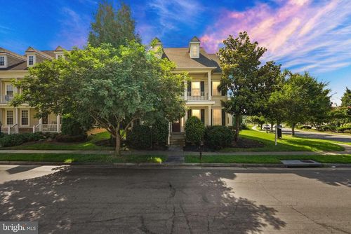 10631 Poagues Battery Dr, BRISTOW, VA, 20136-2801 | Card Image