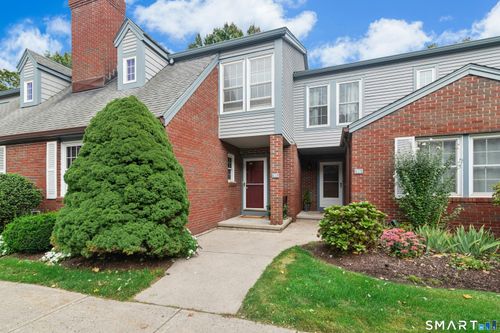 98 Roberton Crossing, Fairfield, CT, 06825 | Card Image