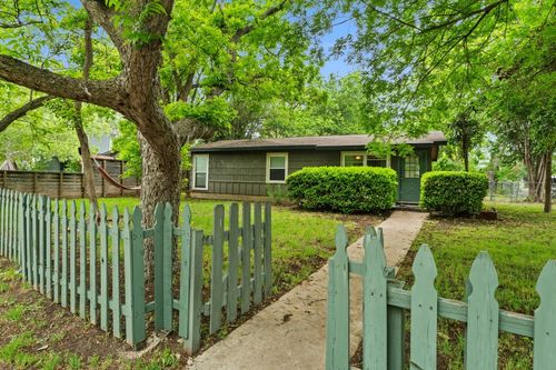 3000 Fontana Dr, Austin, TX, 78704-6330 | Card Image