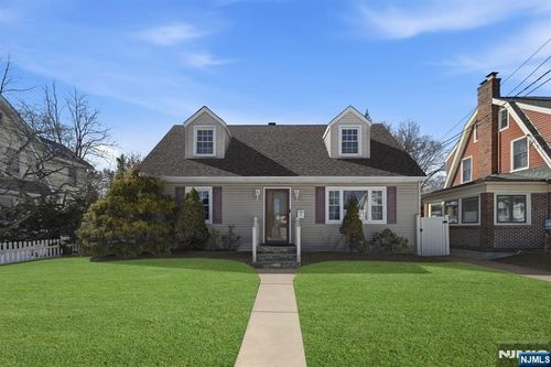 95 Cedar Ave, Hackensack, NJ, 07601-2924 | Card Image