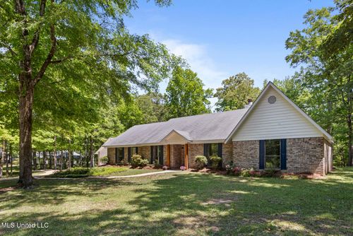 6076 Grants Ferry Rd, Brandon, MS, 39047-8137 | Card Image