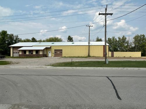 900 2nd St Nw, Baudette, MN, 56623-8820 | Card Image