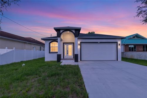 8314 Paddock Ave, TAMPA, FL, 33614-2827 | Card Image