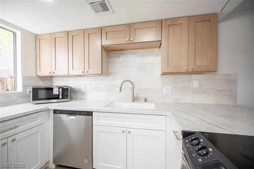 c-208 N Bruce St, Las Vegas, NV, 89101-8303 | Card Image