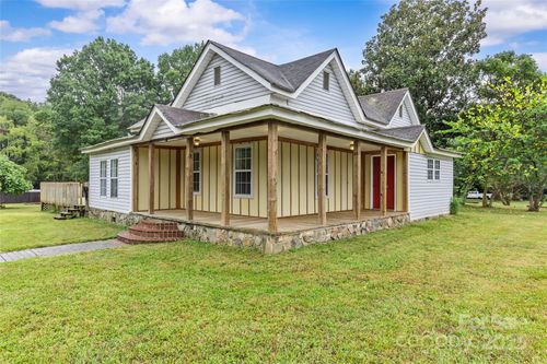 3824 Matthews Mint Hill Rd, Matthews, NC, 28105-3608 | Card Image