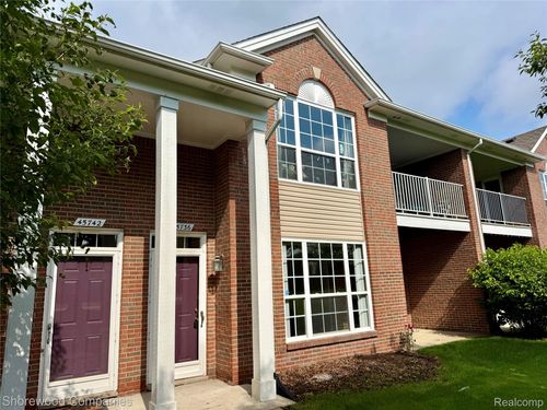 45736 Warwick Dr, Macomb, MI, 48044-4065 | Card Image