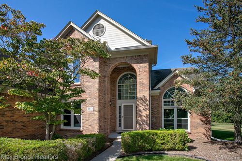 6817 Woodcrest Dr, Troy, MI, 48098-6528 | Card Image