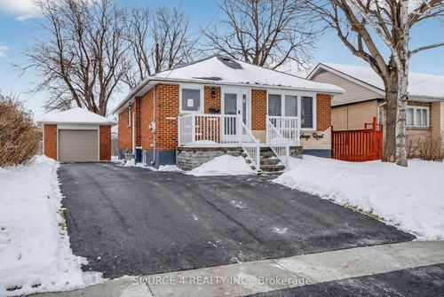 243 Malaga Rd, Oshawa, ON, L1J1N6 | Card Image