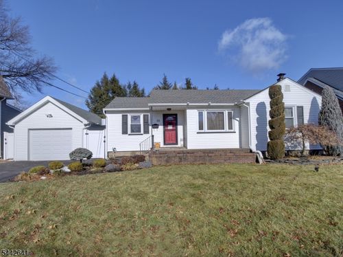 55 14th Ave, Elmwood Park, NJ, 07407-3507 | Card Image