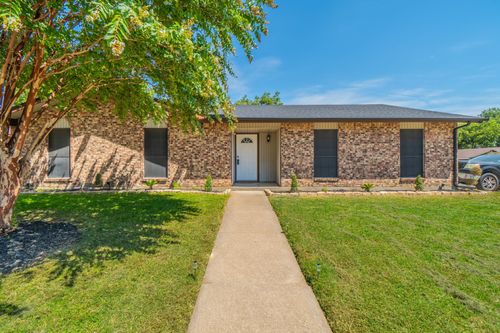 1011 Whippoorwill Ct, Arlington, TX, 76014-1339 | Card Image